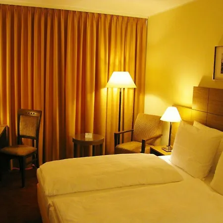 Western 3*